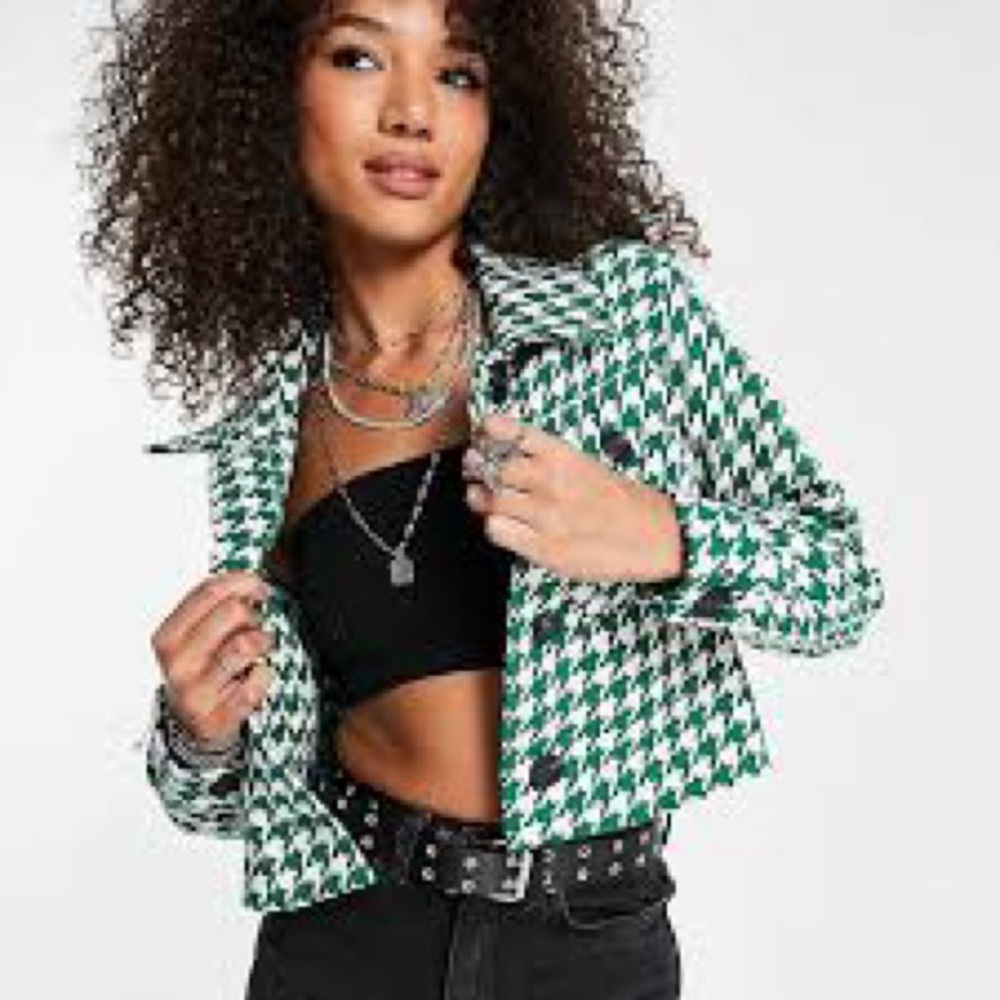 Vero Moda Vibrant Green and White Cropped Houndstooth Jacket.